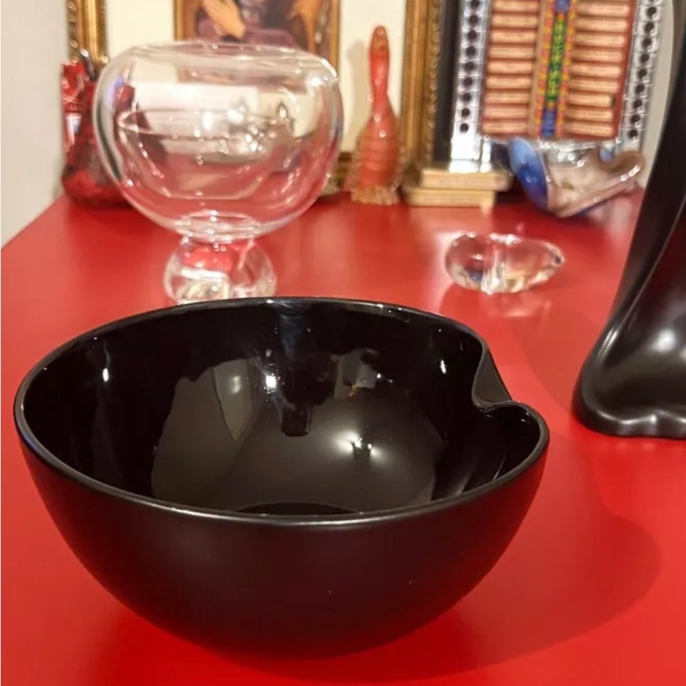 Elsa Peretti 7.5” Tiffany Co Matte Black Thumbprint Bowl made in Italy